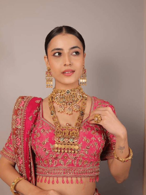Bridal gold necklace set with matching earrings and ring